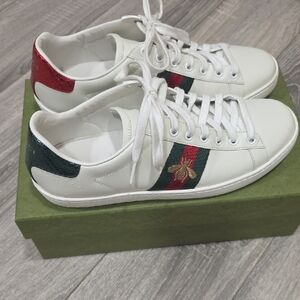 Gucci White Athletic Shoes with Red and Green Accents